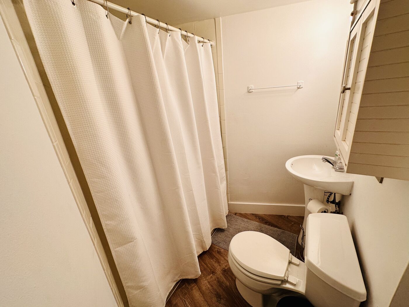 Suite 11E