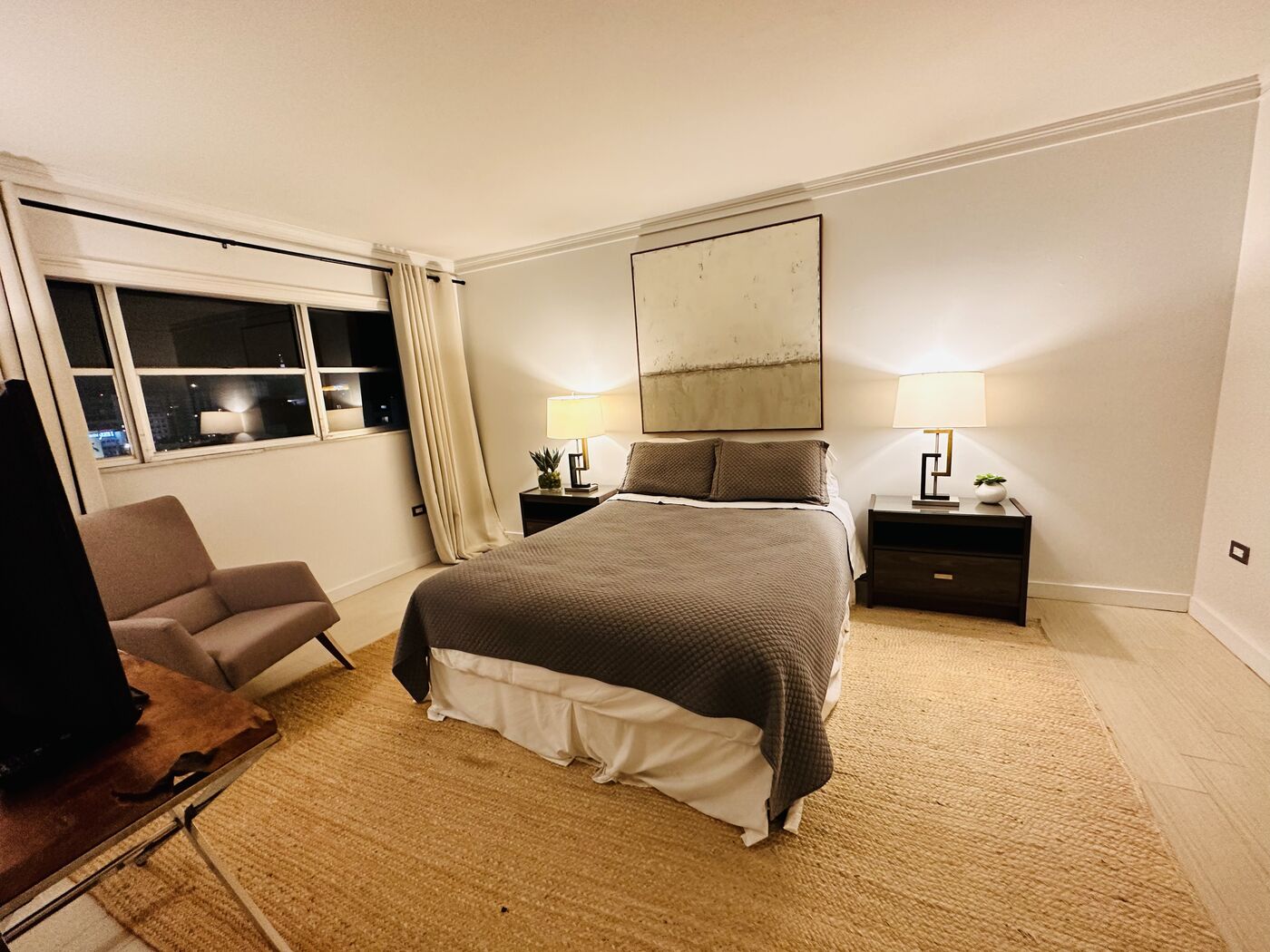 Suite 11E