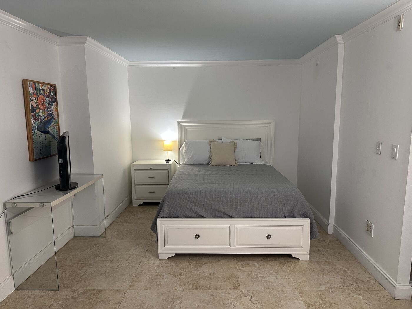 Suite 12E