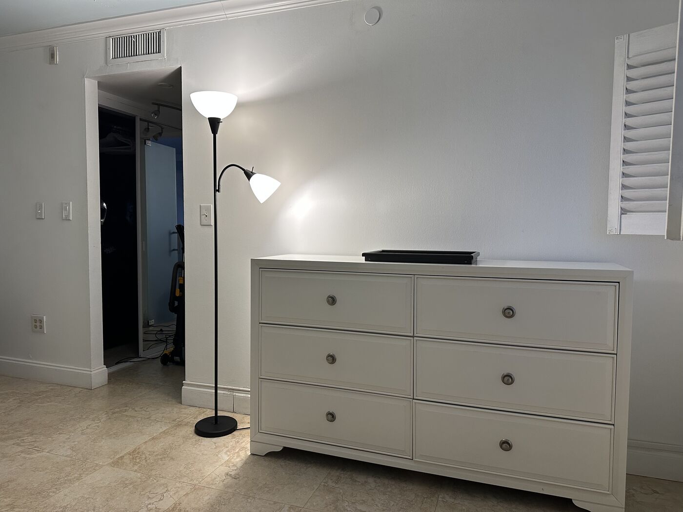 Suite 12E