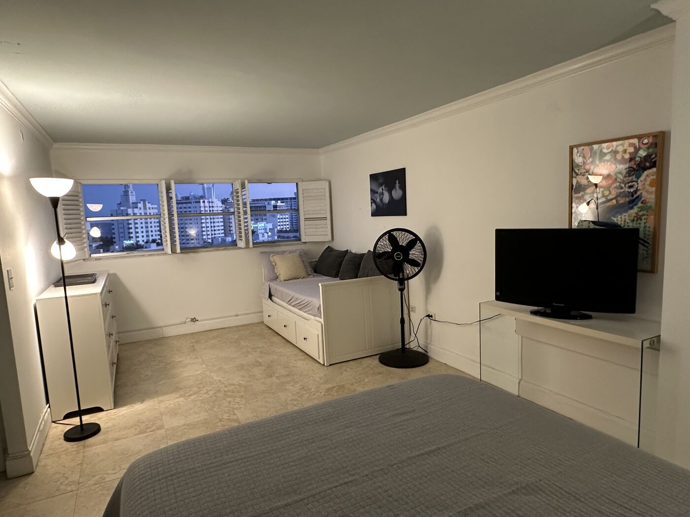 Suite 12E